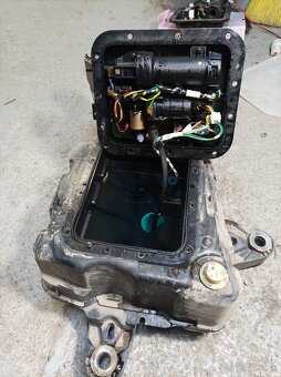 Predám Adblue nádrž na peugeot - 3