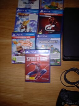 PlayStation 4 - 3