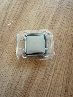 Procesor intel i7-9700 - 3