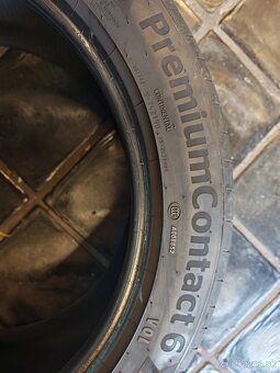 Continental 235/45R18 98W - 3