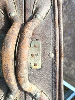 Cestovateľský kožený kufor. - 3