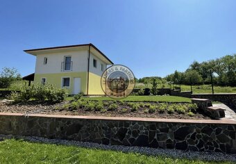 NOVINKA Nízkoenergetické rodinné sídlo s WELLNESS - Záborské - 3