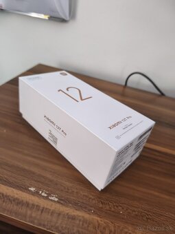 Predám Xiaomi 12T pro 256GB (komplet) rozbitý display - 3