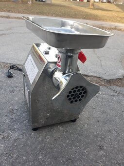 Predám elektrický mlynček na mäso profi 12 - 3