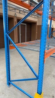 Paletove regaly s drotenym rostom - 3