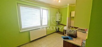 Na PREDAJ slnečný 2izbový byt /64m2/ v Trebeľovciach. - 3