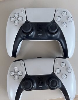 Playstation 5 s mechanikou + 2x DualSense - 3