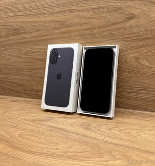 Apple iPhone 17 256GB, Black - 3