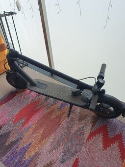 Elektrická kolobežka Mi scooter Esencial. - 3