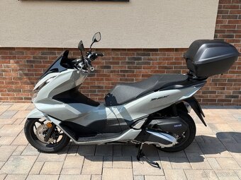 HONDA PCX 125 r.v. 07/2024, 766km, v záruke - 3