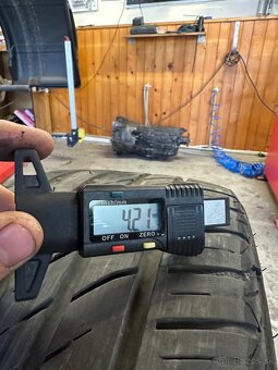 215/45 R16 - 3