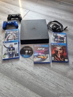 Predám PS4 slim 500 GB - 3
