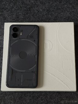 Nothing Phone (2) 12 / 256 - 3