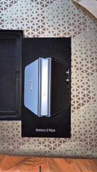 Samsung galaxy Z Flip6 - 3