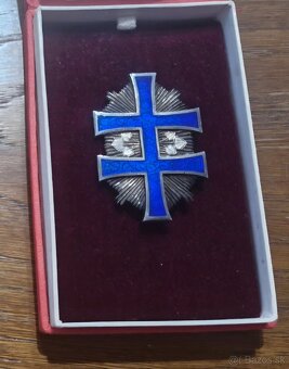 Vojenný víťazný kríž tretej triedy. - 3