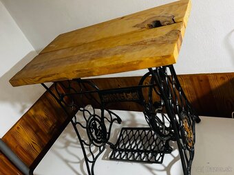 Singer starožitnostny stojan - 3