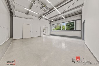 NA PREDAJ 3 v 1 - výrobná hala, sklad alebo aj sídlo firmy - 3