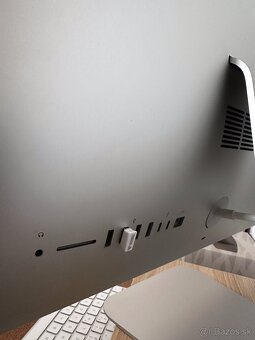 Apple iMac 21,5" Retina 4K – 2 TB SSD a 32 GB RAM + myška - 3