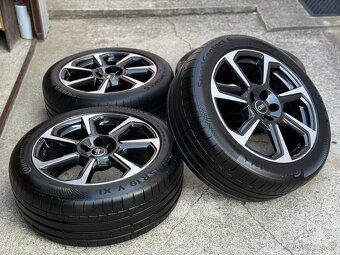 LETNA SADA AUDI Q3 5X112 R19 8,5J ET38 - 3