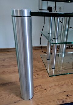 Kvalitný sklenený stolík pod TV/HIFI - 3