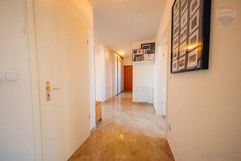 4-izbový byt (82 m²) s dvomi balkónmi v Rajke - 3
