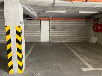 garazove parkovacie miesto sidlisko JUH - 3