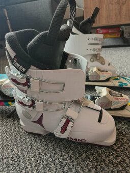 Dievčenský lyžiarsky set : lyže 110, lyžiarky 22-22,5 - 3