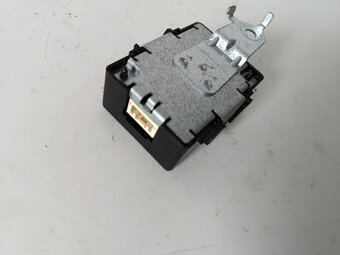 RJ MODUL OVLÁDANIA DVERÍ YARIS 10R-0311005 40€ - 3