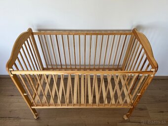 Detská postieľka s kolieskami a s matracom - 3