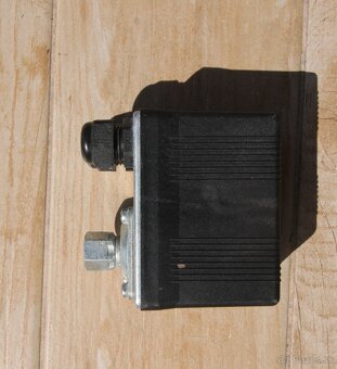 TSA 3S 05M 0,27-0,44MPa tlakový spínač - zánovný - 3