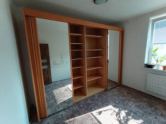 Šatníková skriňa - 3