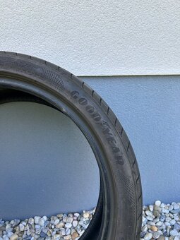 Goodyear 225/40 R19 - 3