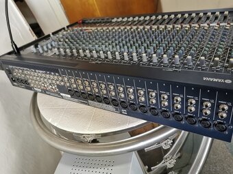 Mix pult Yamaha MG 24 - 3
