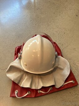 Hasičská prilba - 3