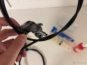 Kompletní brzdy Shimano Deore XT (BL-M8100 a BR-M8120) - 3