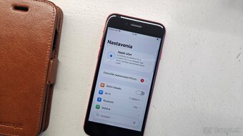 Apple iPhone SE 2020 RED product 128GB - 3