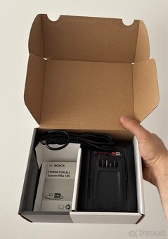 Nabijacka Bosch AL 18V 44 - 3