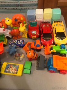 Balík hračiek pre dieťa 1-3 rok, auta a iné - 3