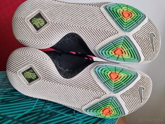 Nike Kyrie 3 - 3