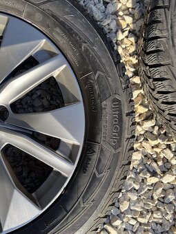 Komplety Good Year Ultra Grip 215/60R/16 99H - 3