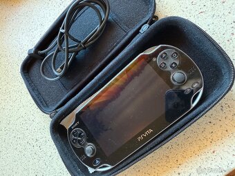 PS Vita OLED - 8GB - 3