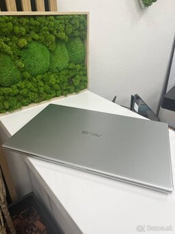 Asus VivoBook - 3