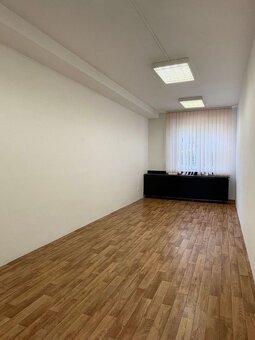 Kancelárie v centre Komárna na PRENÁJOM - 3