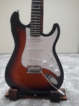 Elektrická gitara BLOND - 3