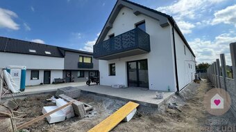 BA/VRAKUŇA- Prenájom 5i bytu s predzáhradkou, terasou a 2 x - 3