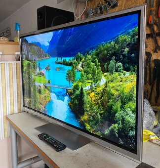 Predam kvalitny TV Panasonic TX-L42ET50 - 3