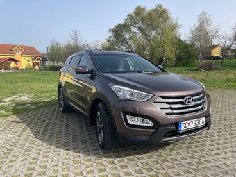 Hyundai Santa Fe 4X4 2,2 CRDI 145KW A/T 7 miestne - 3