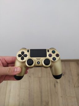 Playstation 4 - 3