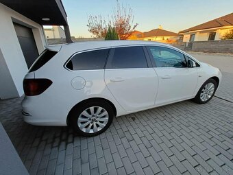 Opel Astra Sports Tourer J Cosmo, diesel - 3