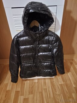 Dámska Páperová čierna lesklá nadýchana bunda L - M 22 € - 3
